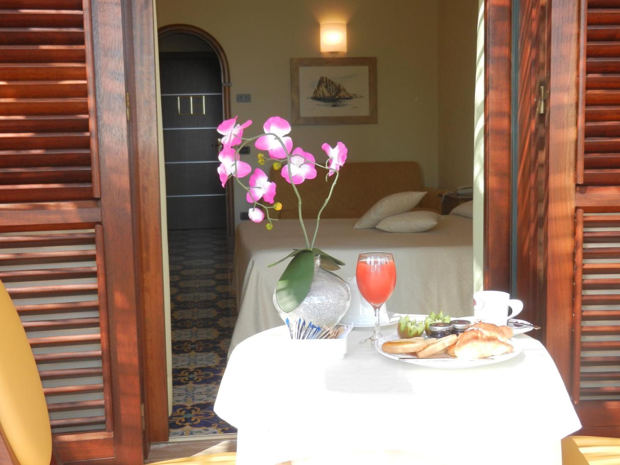 Hotel Aktea Липари Экстерьер фото